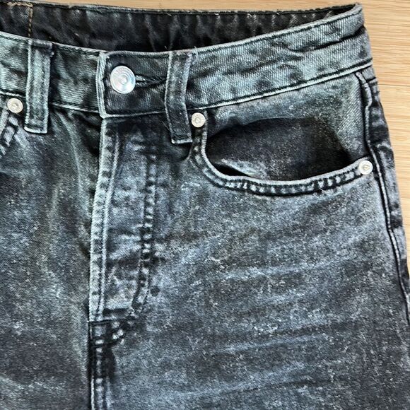 H&M Women's Black 100% Cotton Faded/Stonewashed High-Rise Jeans Size 2 - Picture 2 of 6